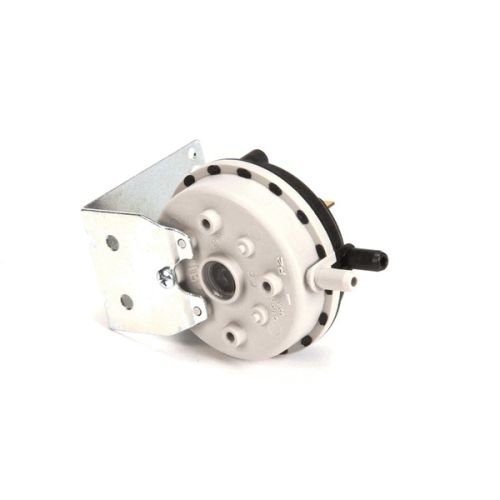 BKI (Barbeque King) S0174 Oven SPDT Vacuum Switch 0.14 WC